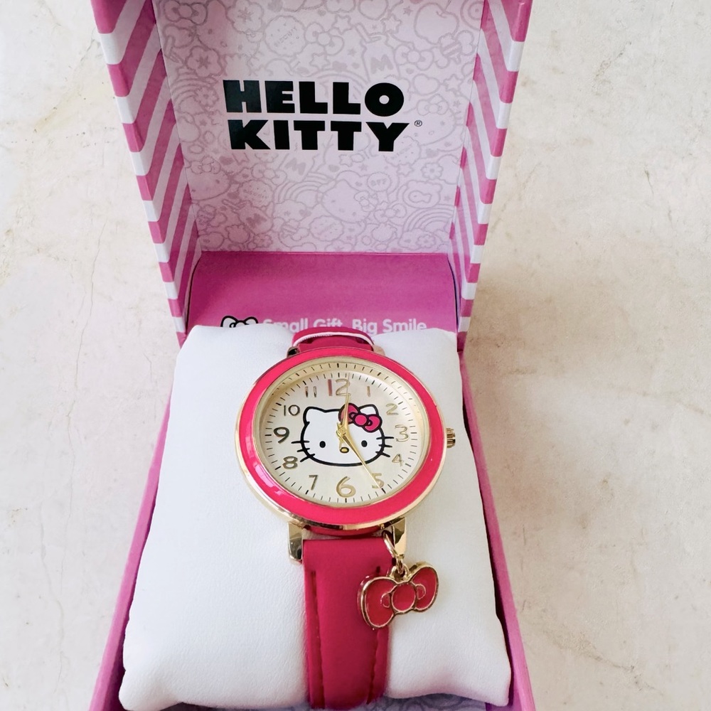 Hello kitty Sanrio Watch with Charm pink